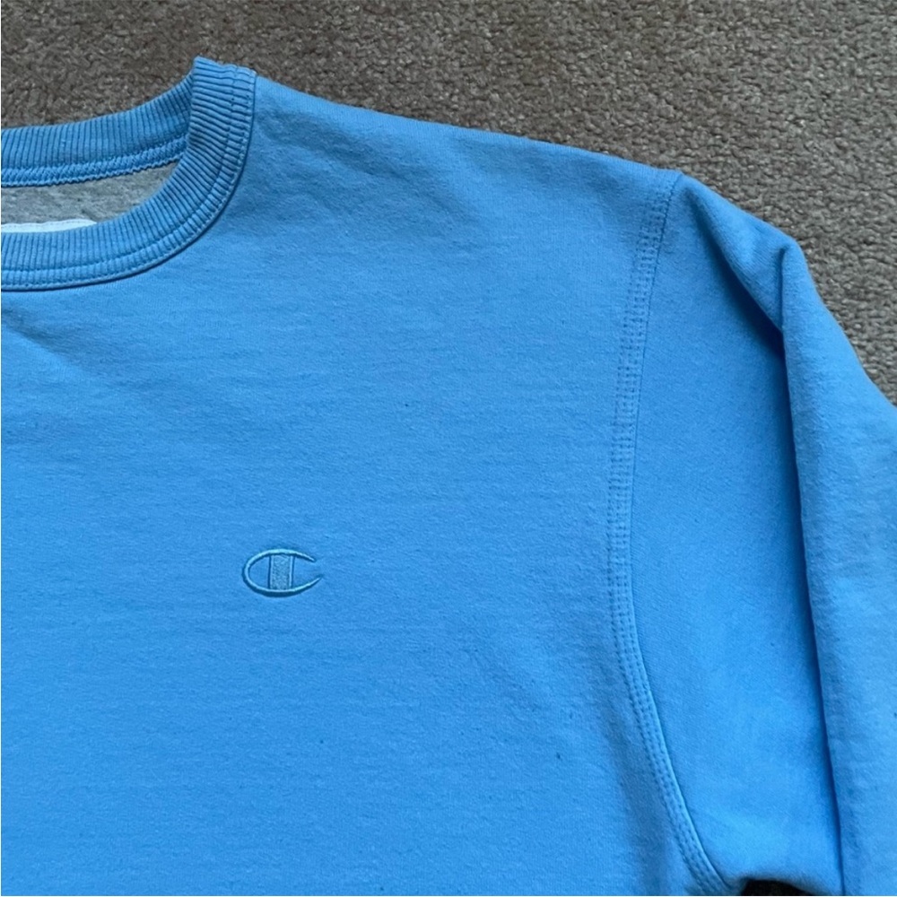 Champion Crew Neck - Men’s Medium